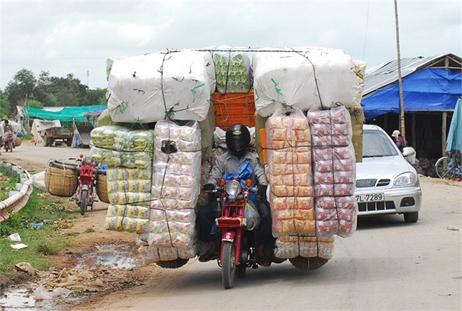 Nhiều tai nạn chết người đã xảy ra bởi các chuyến hàng khủng này.