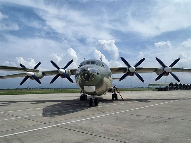 Vận tải cơ Y8F-200VV của không quân Venezuela vận chuyển khí tài cho quân đội