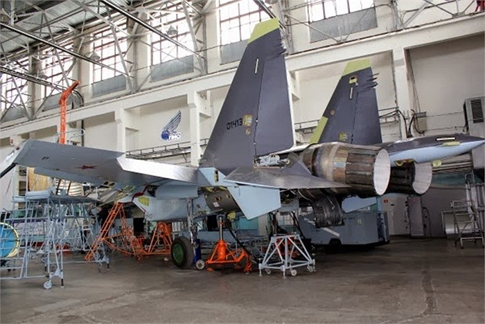 Bên trong nhà máy chế tạo máy bay chiến đấu đa chức năng Sukhoi Su-35S Flanker-E của Nga