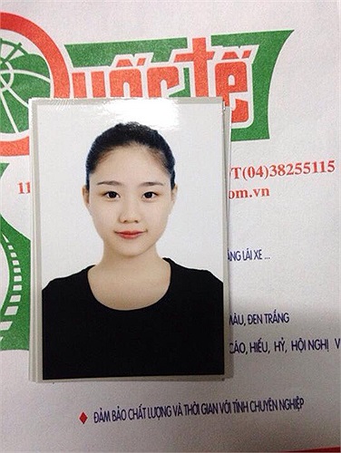 Miss teen 2012 Thu Trang vẫn rất xinh trong chiếc ảnh thẻ của mình. 