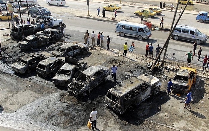 Mười chiếc xe bom đã phát nổ tại thành phố Baghdad, Iraq khiến 37 người chết