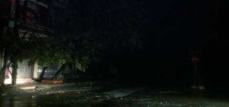 Bão hủy diệt Haiyan đổ bộ Quảng Ninh, quật ngã tháp truyền hình