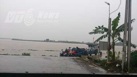 Bão hủy diệt Haiyan đổ bộ Quảng Ninh, quật ngã tháp truyền hình