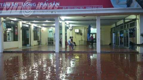 Bão hủy diệt Haiyan đổ bộ Quảng Ninh, quật ngã tháp truyền hình