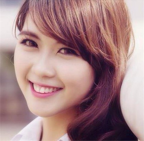 Sinh ra và lớn lên ở vùng biển Phú Yên đầy nắng và gió, Nguyễn Đặng Tường Linh (Học viện Hàng không Việt Nam) xứng đáng là 'đóa san hô' được nhiều người yêu mến và ngưỡng mộ.