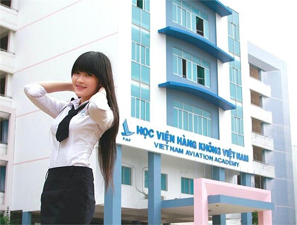 Ngân chia sẻ mình rất thích chụp ảnh vì thế cô luôn muốn hóa thân vào nhiều tạo hình khác nhau để làm mới hình ảnh bản thân. 