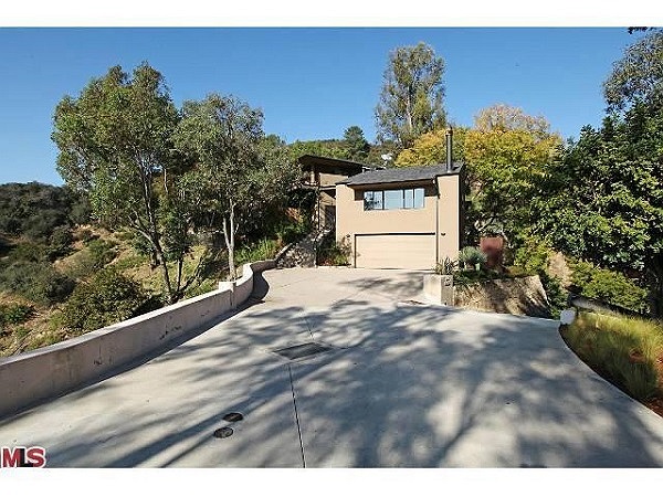 Căn biệt thự được Robert Pattinson tậu vào năm 2011 với giá 6 triệu USD. 