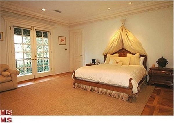 Phòng ngủ rộng rãi và thoáng mát.