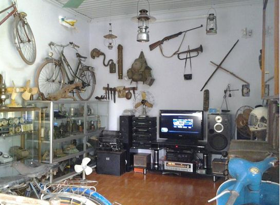  Cổ vật thời chiến được trưng bày khắp nhà