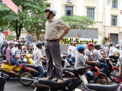 cấm xe máy, tắc đường