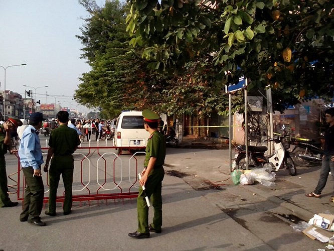 Cho đến sáng ngày hôm nay (22/10), lực lượng Công an đến TMV Cát Tường để điều tra sau khi phát hiện ra những thông tin liên quan đến cái chết của chị Huyền. 