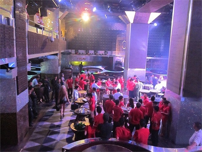 Next Top hiện là một trong những vũ trường 'khủng' nhất Hà Nội, thường tổ chức nhiều chương trình biểu diễn với những ngôi sao giải trí hàng đầu Việt Nam…