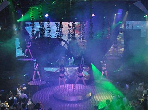 Hiện các hoạt động kinh doanh của Next Top tại tầng B1, B2 đã dừng hẳn. Ảnh: Người Lao động 