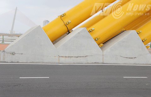 Đà Nẵng, cầu Rồng, sự cố, nứt, kỷ lục, Việt Nam, rồng vàng