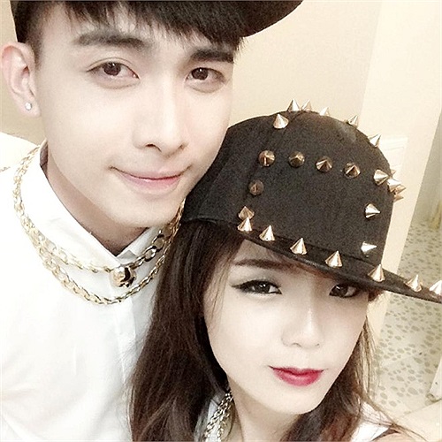 Lâm Á Hân (Hân Hani) là hot girl của BB&BG chuyên đóng các vai diễn nhí nhảnh, hài hước. Cô gái này sinh năm 1994, hiện đang học trường ĐH RMIT tại TP.HCM. 