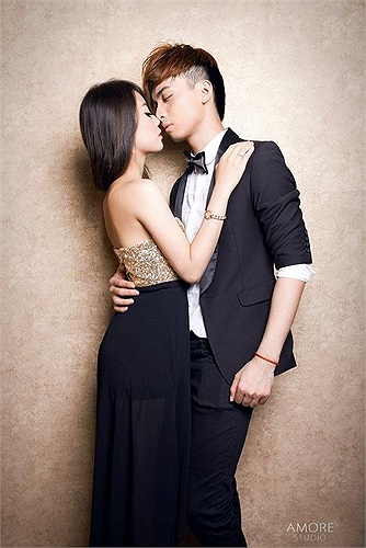 Yêu nhau đã được gần 5 năm, Á Hân nhớ nhất về quãng thời gian đầu tiên gặp gỡ 