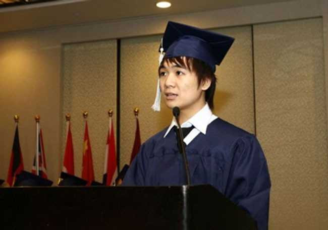 con trai bầu hiển