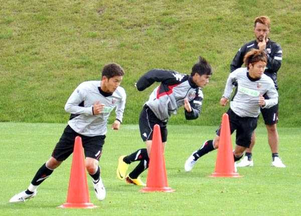 Công Vinh tập luyện ở Nhật