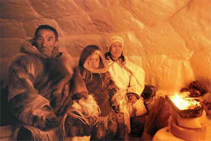 Những chàng trai có khả năng săn bắn giỏi sẽ là lựa chọn và niềm mơ ước của các cô gái.