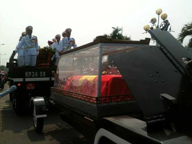 Đại tướng đã yên giấc ngàn thu trong lòng đất mẹ