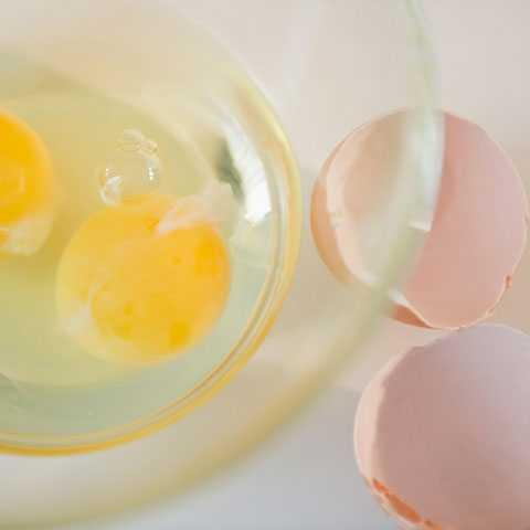 Đẩy lùi da khô, nứt nẻ nhờ mật ong