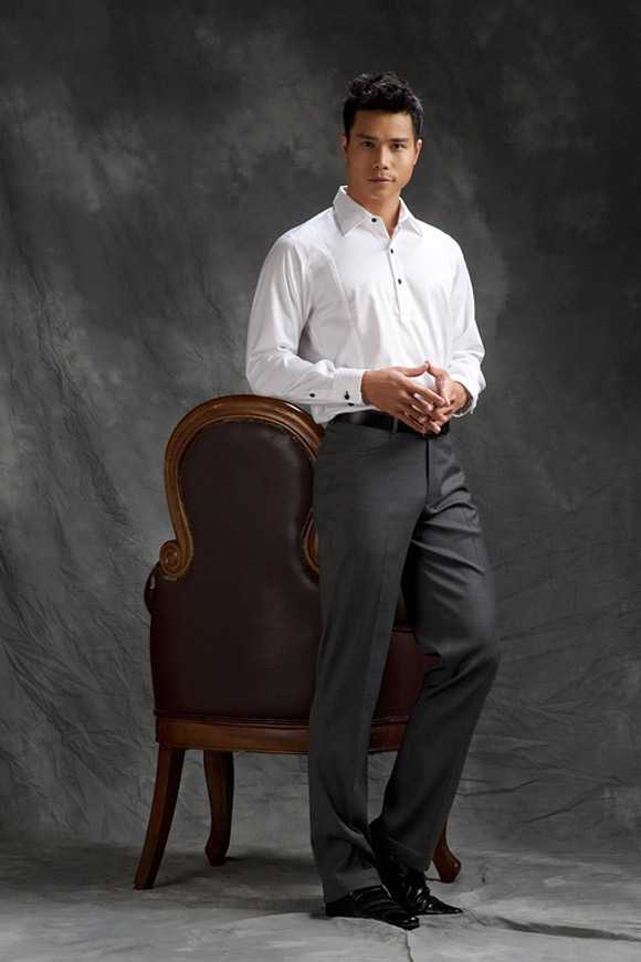 Nam vương tiến đoàn