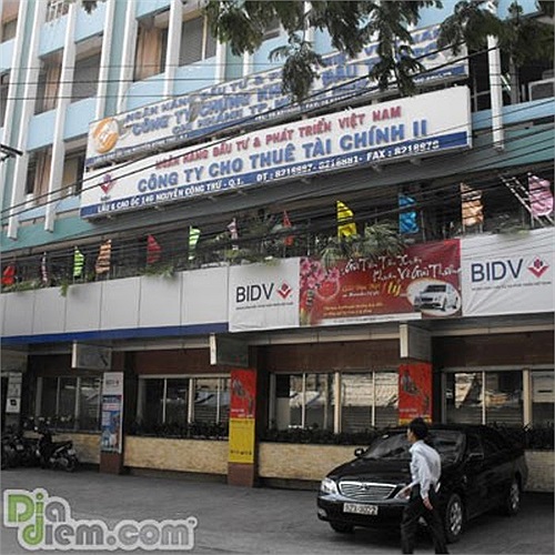 Số tiền kiếm được, Vũ Quốc Hảo mua gần 89.500 m2 đất ở Trạm dừng chân Miền Tây tại Cái Bè (tỉnh Tiền Giang) đứng tên công ty Cát Long Hải và đưa tiền thanh toán nợ xấu cho các công ty sân sau của mình. 