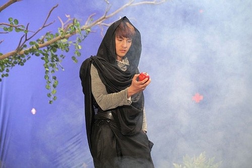 Hình ảnh Ông Cao Thắng trong MV.