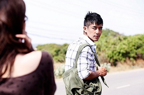 Được đánh giá là cặp đôi có diễn xuất ngọt ngào và ăn ý trong những khung cảnh tình tứ, Cao Lâm Viên rất được lòng fan hâm mộ bởi vẻ đẹp cuốn hút và điển trai.