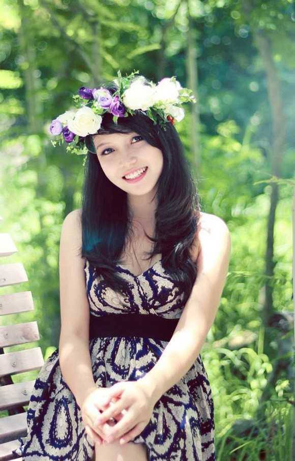 Cô nàng xinh đẹp, khéo tay với cái tên rất lạ Minh Đức.