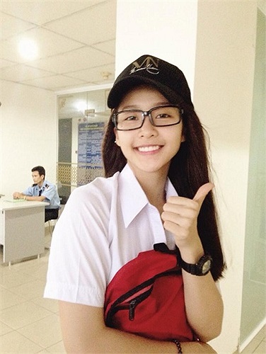 Cô nữ sinh Khả Ngân xinh đẹp không tì vết.