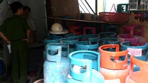 Hà Nội: Nổ cửa hàng gas, một người bị thương nặng