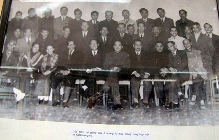 Tướng Giáp về họp mặt ở ngôi trường xưa.