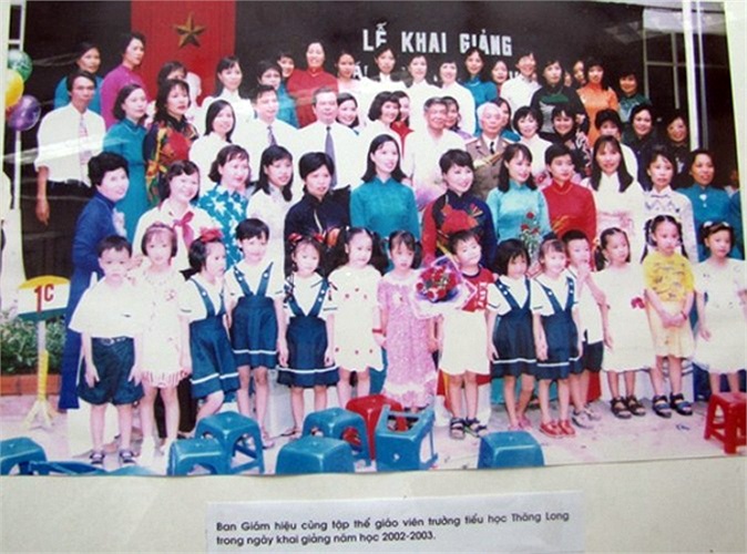 Đại tướng thăm trường dịp khai giảng năm 2003.