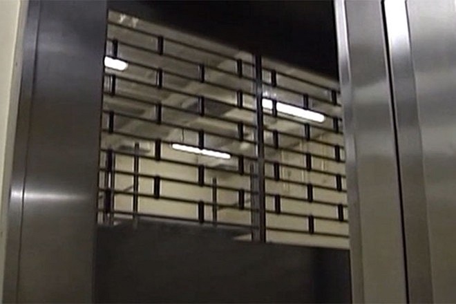 Hầm vàng còn có thể chứa kim cương, đồ trang sức và các tác phẩm nghệ thuật, Joshua Rotbart – Giám đốc bộ phận kim loại quý tại công ty cho biết. Malca-Amit Global có trụ sở tại Hong Kong, chuyên cung cấp dịch vụ lưu trữ và vận chuyển kim loại quý. 