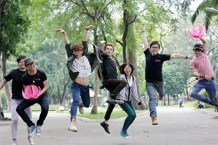 Cùng với sự thành công trong các clip như: Kính vạn bông, Thần tượng, Ngày tết quê em, Bỗng dưng nổi loạn, hot boy muốn khóc... Damtv được giới trẻ biết đến và yêu thích. 