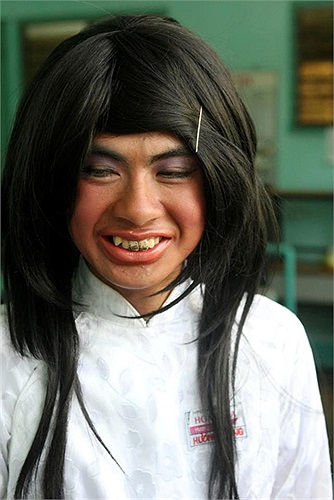 Nội dung DAMtv đưa ra rất gần gũi với giới trẻ Việt Nam. DAMtv được thành lập ngày 1/12/2011 với 11 thành viên, đa số sinh năm 1991 và 1993 là sinh viên ngành thiết kế, truyền thông đa phương tiện. 