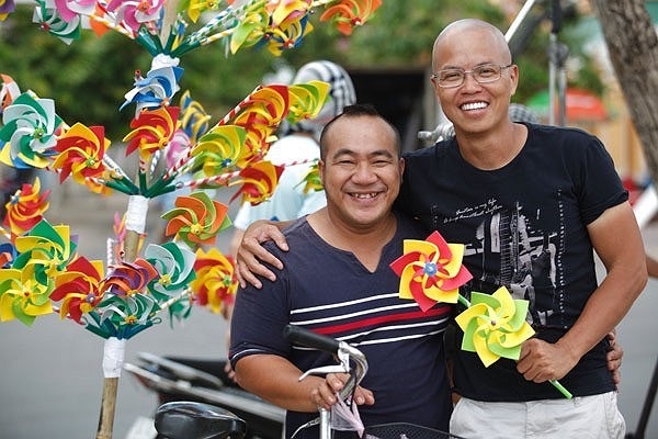 Sự nỗ lực và cái duyên nghề đã giúp Hiếu Hiền gặt hái được thành công nhất định và ghi dấu trong lòng công chúng. 