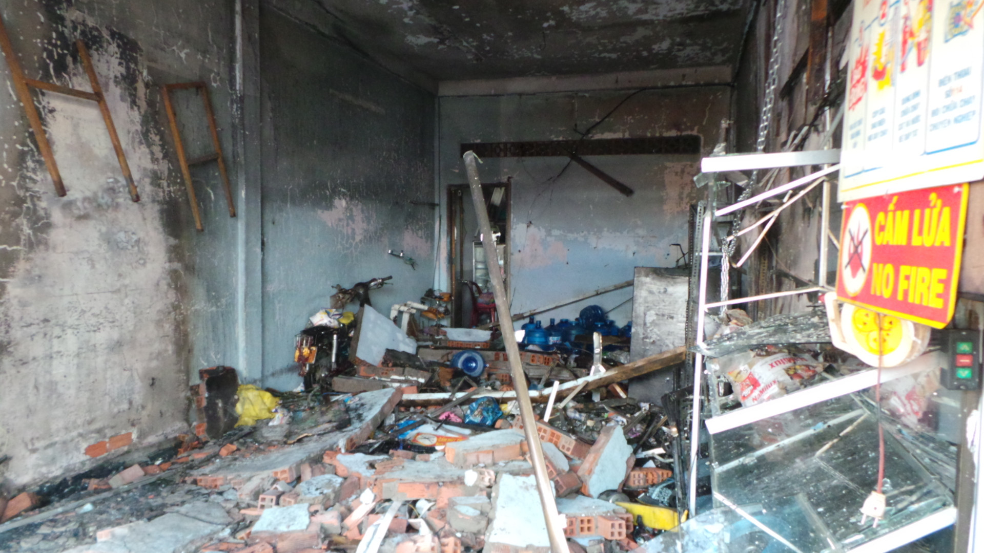 TP.HCM, nổ, cháy, gas, Tân Phú, địa lý, tháo chạy, nhập viện