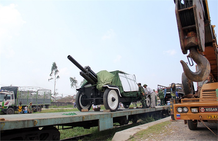 Ngay sau khi tập kết tại ga, khẩu pháo và đoàn xe đặc biệt này sẽ được đưa tới sân bay Đồng Hới để đón linh cữu của Đại tướng Võ Nguyên Giáp vào chiều ngày 13/10/2013.