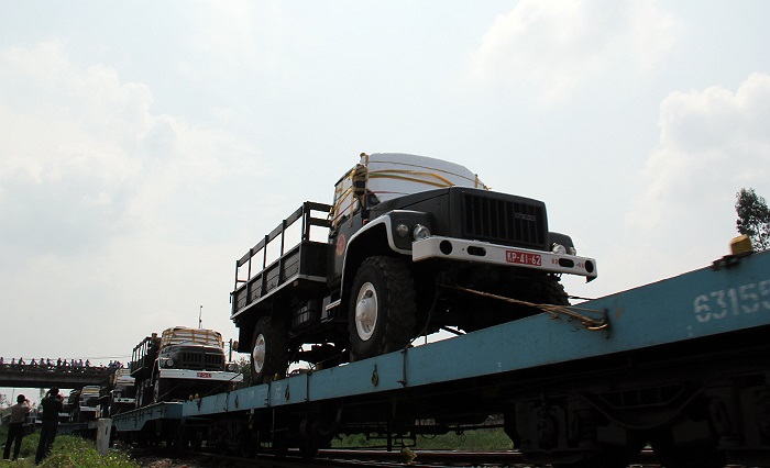 11 xe tiêu binh chở đoàn danh dự của 3 quân chủng đặc biệt.