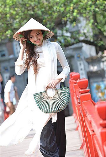 Bên cạnh đó, cô bạn này còn học lớp nghiệp vụ Luật sư ở Học viện Tư pháp