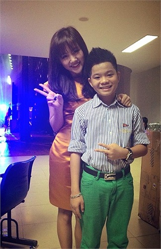 Văn Mai Hương bên quán quân The voice kids Quang Anh.