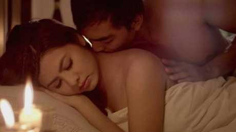 "Cảnh nóng" trong phim Bí mật thảm đỏ