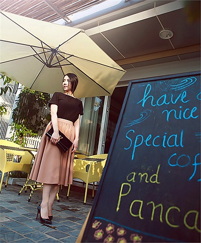 Sở hữu gương mặt dịu dàng, thanh thoát cùng chiều cao khá tốt 1m65, Bella Nguyễn đã nhanh chóng được chú ý trong làng teen model Hà thành. 