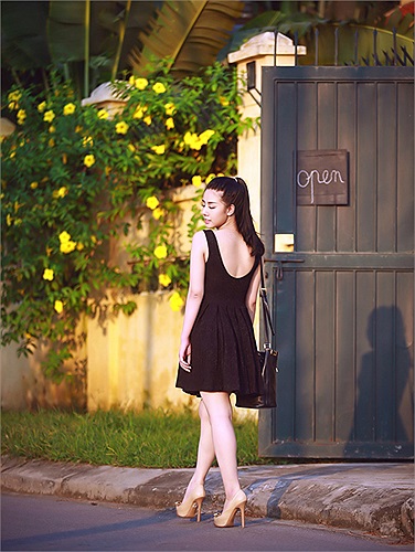 Chia sẻ về dự định tương lai, Bella Nguyễn cho biết, cô bạn dự định sẽ phát triển nghiệp kinh doanh thời trang song song với việc làm mẫu ảnh của mình.