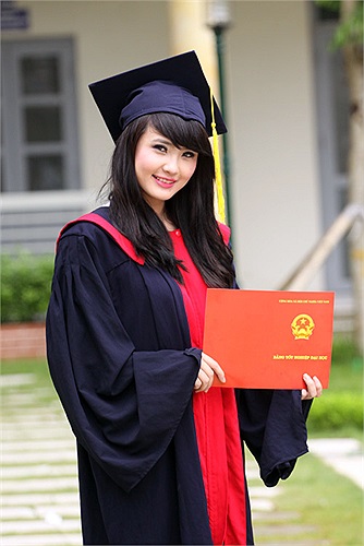 Hot girl này đã tốt nghiệp đại học Văn Hóa và hiện đang chăm chút cho công ty riêng của mình về ngành truyền thông, quảng cáo.