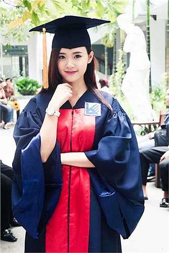 Xác định lấy việc học ưu tiên hàng đầu nên dù bận rộn với những dự án trong điện ảnh, Midu vẫn không xao nhãng. 