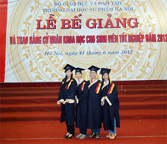 Á khôi Imiss Thăng Long 2010 Phan Hồng Anh là cô gái được biết đến không chỉ xinh đẹp, tài năng mà bên cạnh đó, Hồng Anh còn có một thành tích học tập vô cùng đáng nể.