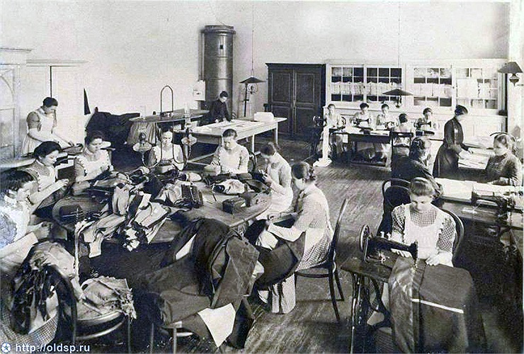 ...may vá, thêu thùa đều được huấn luyện rất kĩ càng